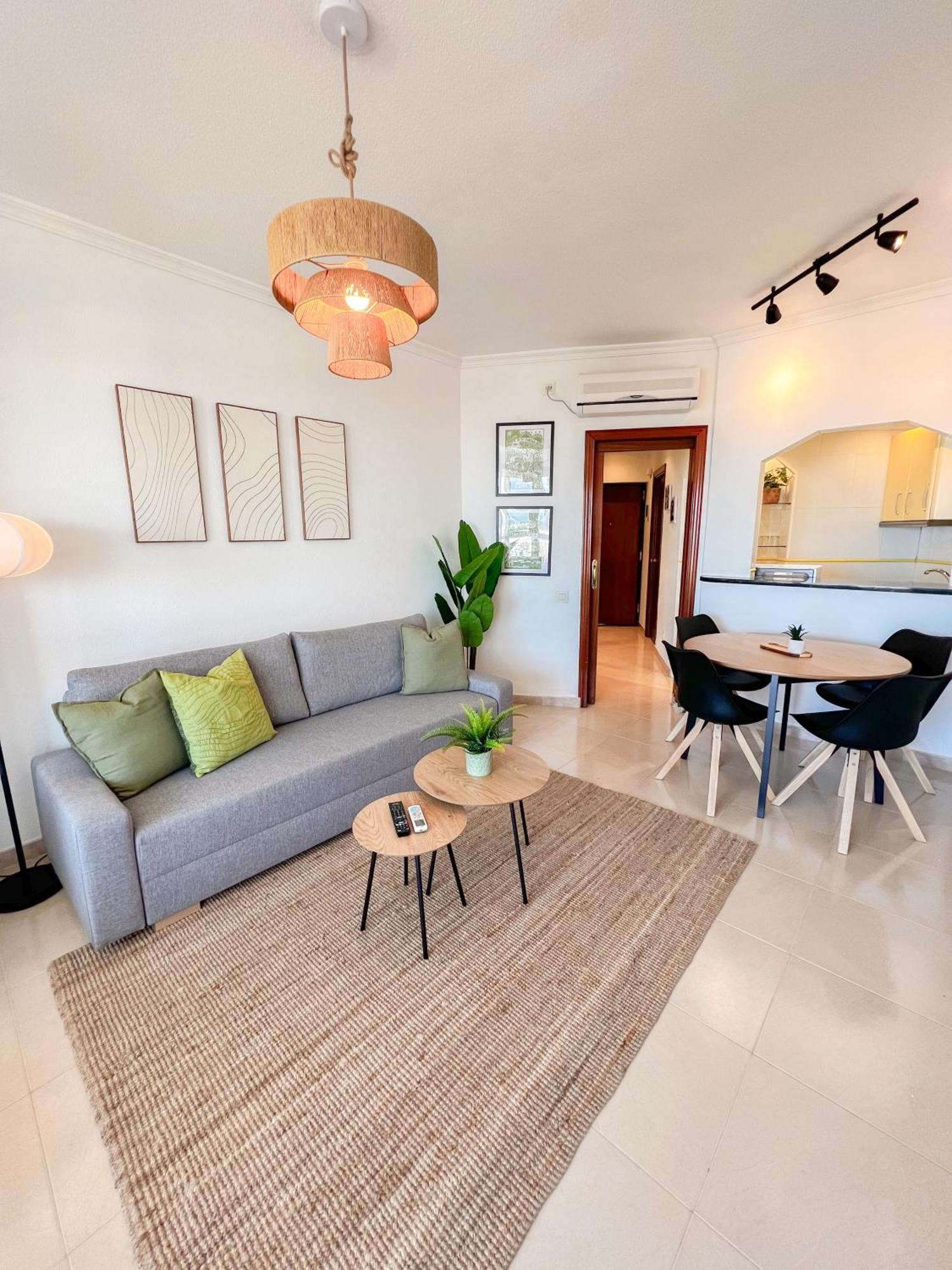 Apartamento Cozy Flat With Sea Views La Torre Torremolinos Exterior foto