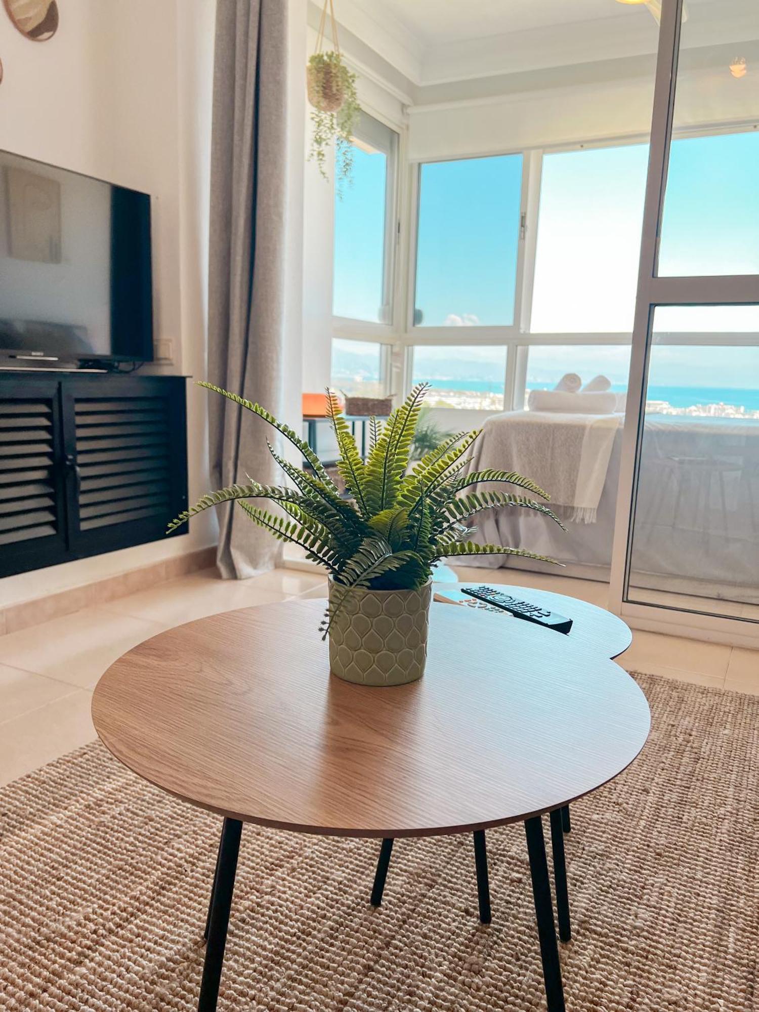 Apartamento Cozy Flat With Sea Views La Torre Torremolinos Exterior foto