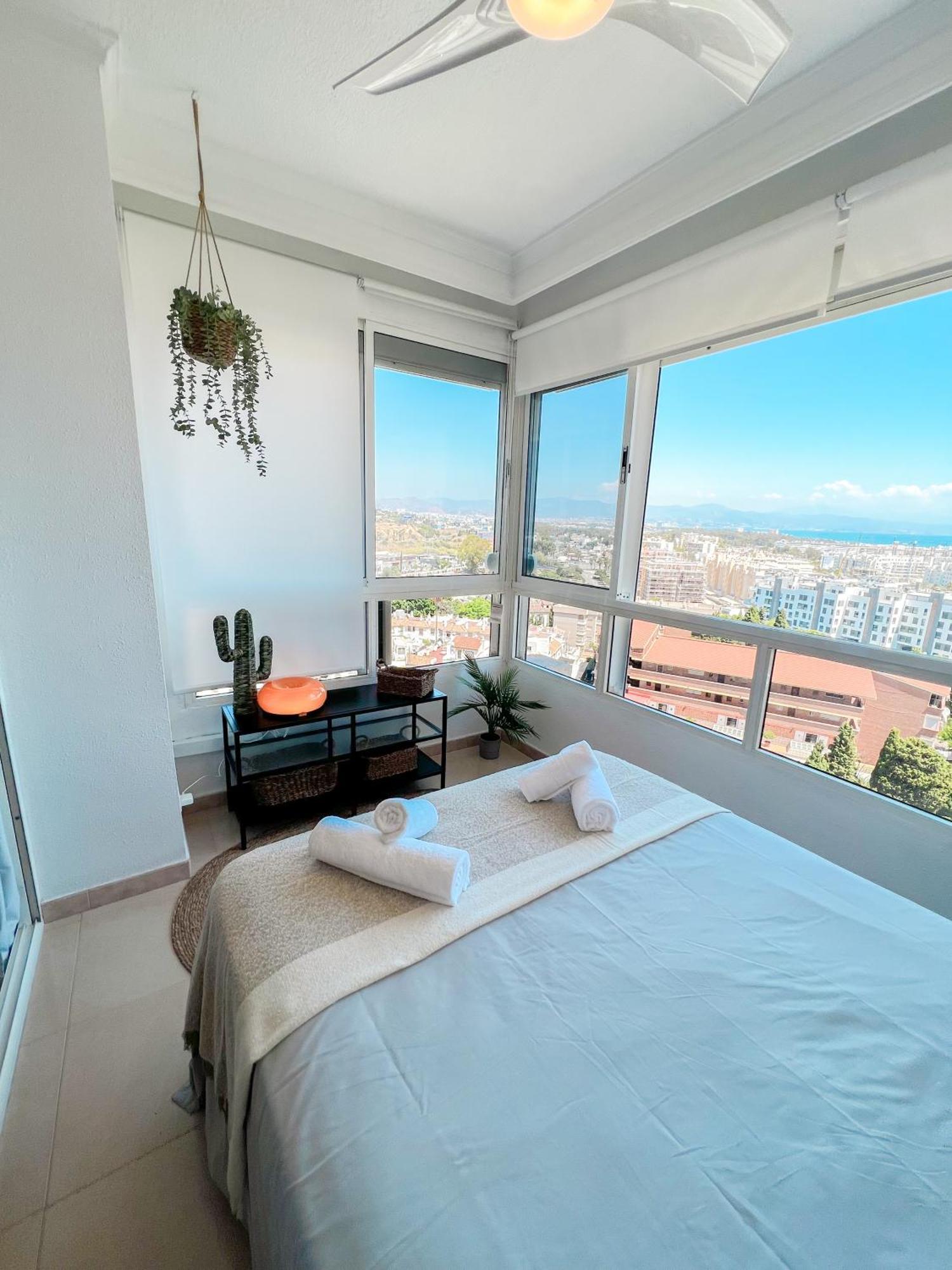 Apartamento Cozy Flat With Sea Views La Torre Torremolinos Exterior foto
