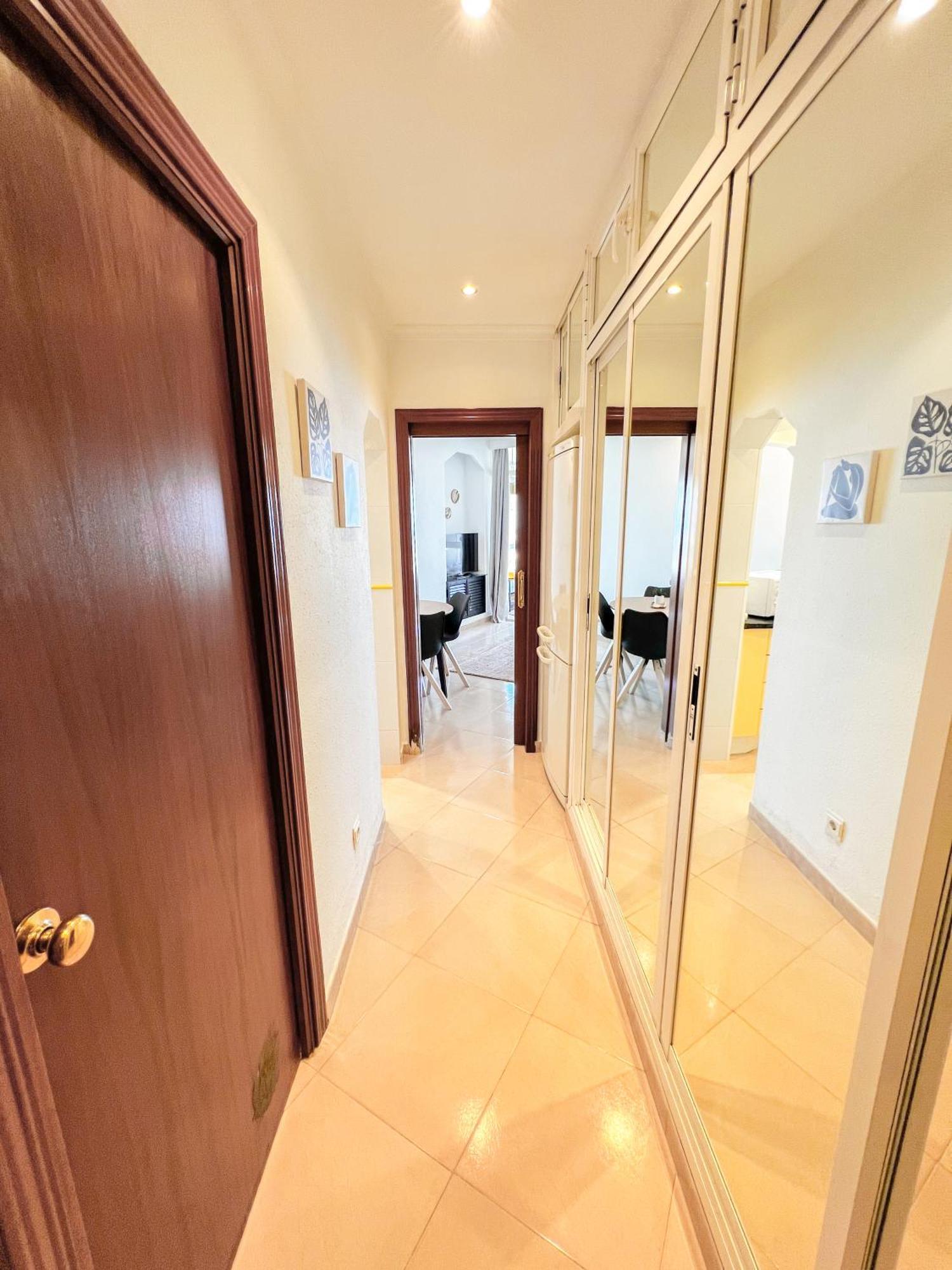 Apartamento Cozy Flat With Sea Views La Torre Torremolinos Exterior foto