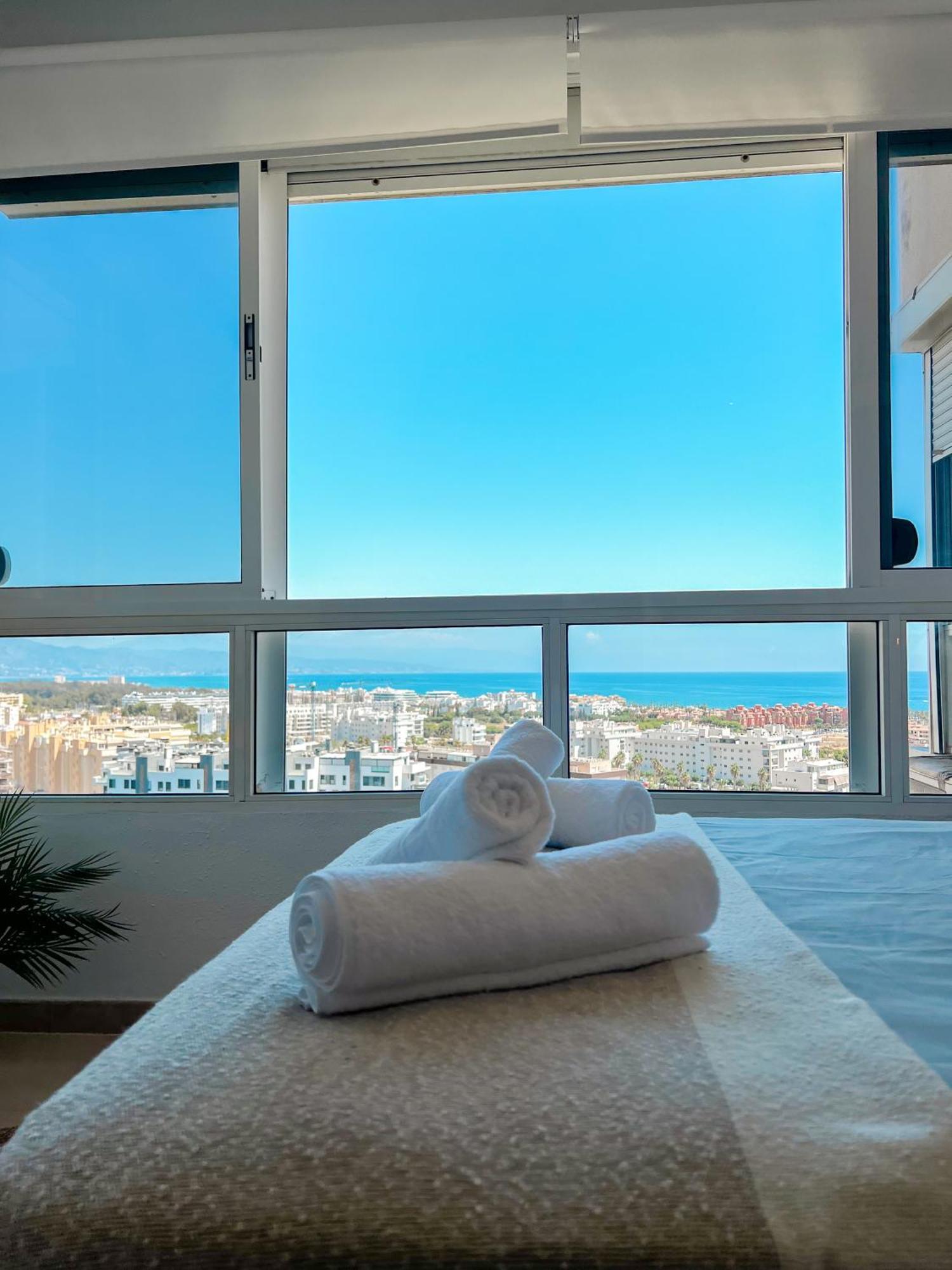 Apartamento Cozy Flat With Sea Views La Torre Torremolinos Exterior foto