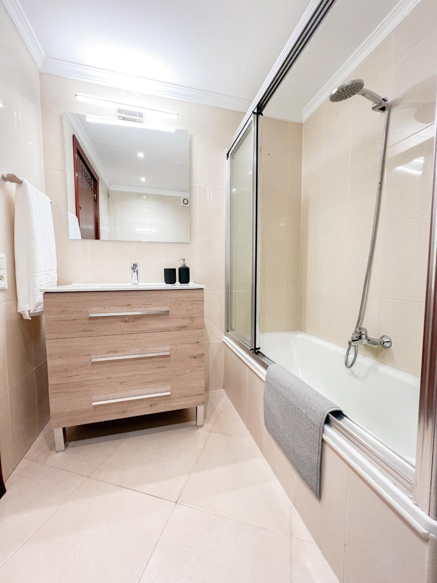 Apartamento Cozy Flat With Sea Views La Torre Torremolinos Exterior foto